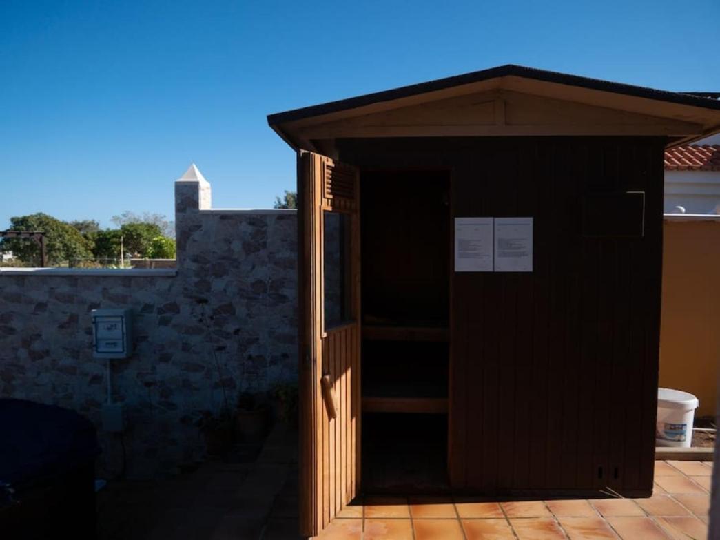Villa Vergel With Huge Private Pool, Jacuzzi, Sauna & Bbq By Amazzzing Travel *