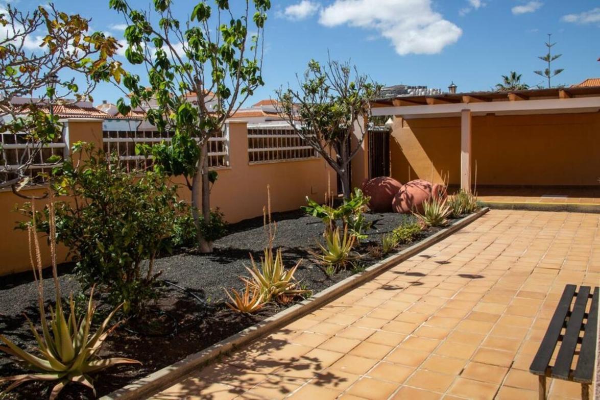 Vergel With Huge Private Pool, Jacuzzi, Sauna & Bbq By Amazzzing Travel Villa *